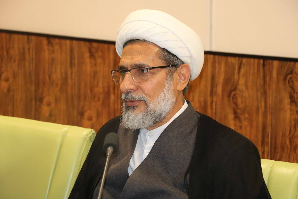 تربیت تزریقی نیست، بلکه فرآیندی است که از دل خود فرد میجوشد