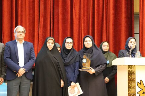 سرود گلستان