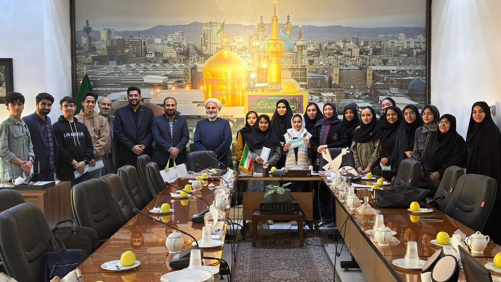 دیدار نوجوانان بامعاون استاندار اعضای نوجوان کانون با معاون استاندار دیدار کردند