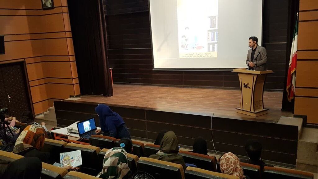 نشستی با رویکرد پیشگیری از آسیب‌های اجتماعی برای اعضا و والدین در کانون کرمانشاه