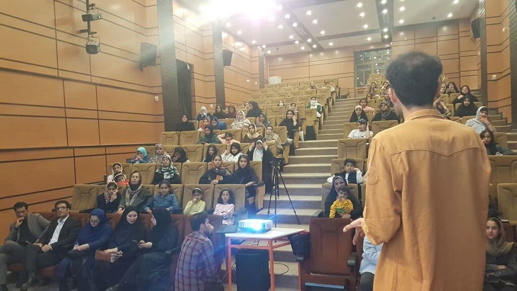 کارگاه قصه‌گویی از "ایده‌ تا اجرا" در کانون کرمانشاه