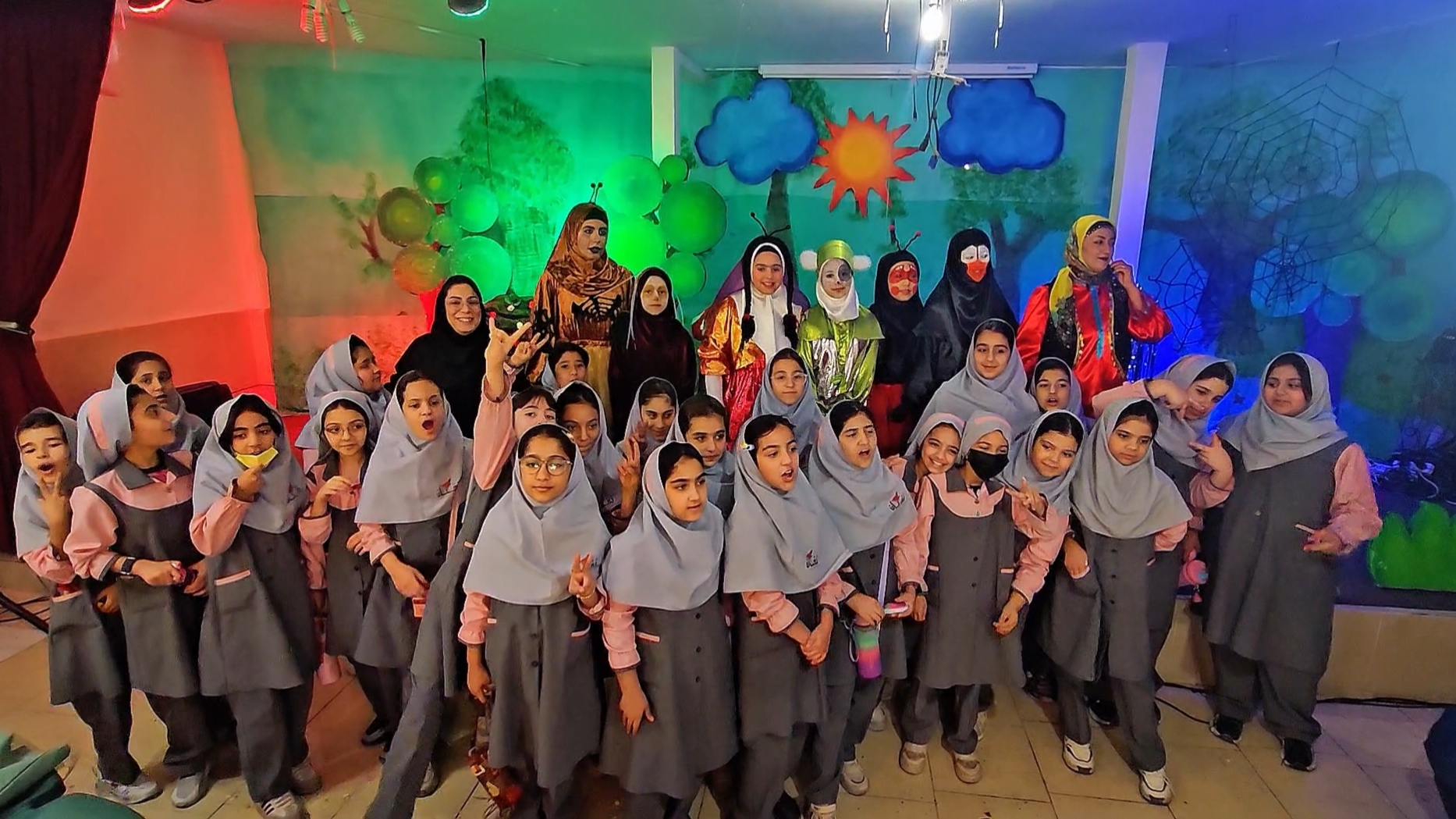 نمایش «خالهسوسکه» در مرکز فرهنگیهنری کانون رامهرمز روی صحنه رفت