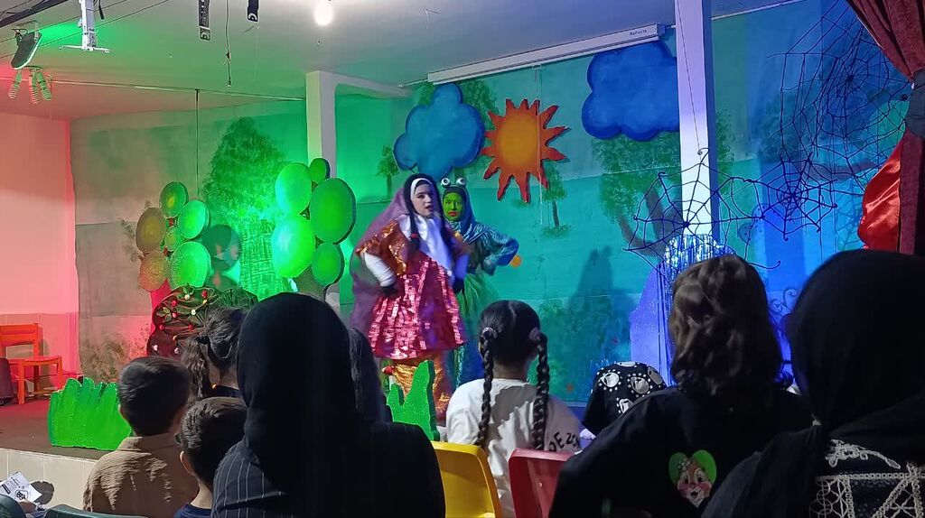 نمایش «خاله‌سوسکه» در مرکز فرهنگی‌هنری کانون رامهرمز روی صحنه رفت