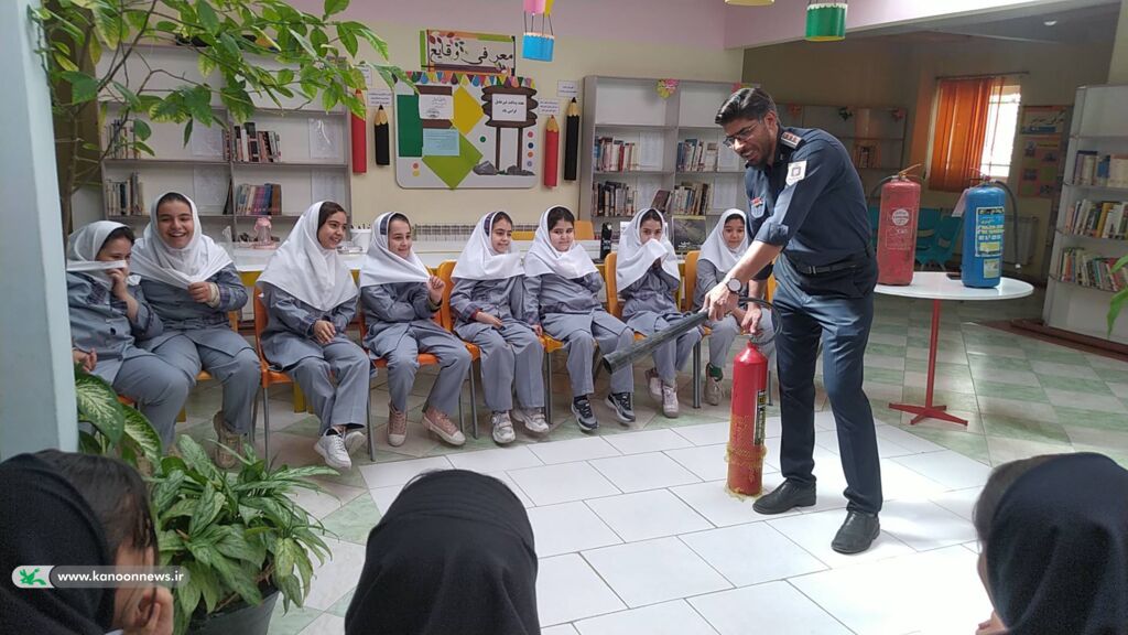 برگزاری ویژهبرنامه پدافند غیرعامل در کانون پرورش فکری کودکان و نوجوانان بیجار برگزاری ویژهبرنامه پدافند غیرعامل در کانون پرورش فکری کودکان و نوجوانان بیجار