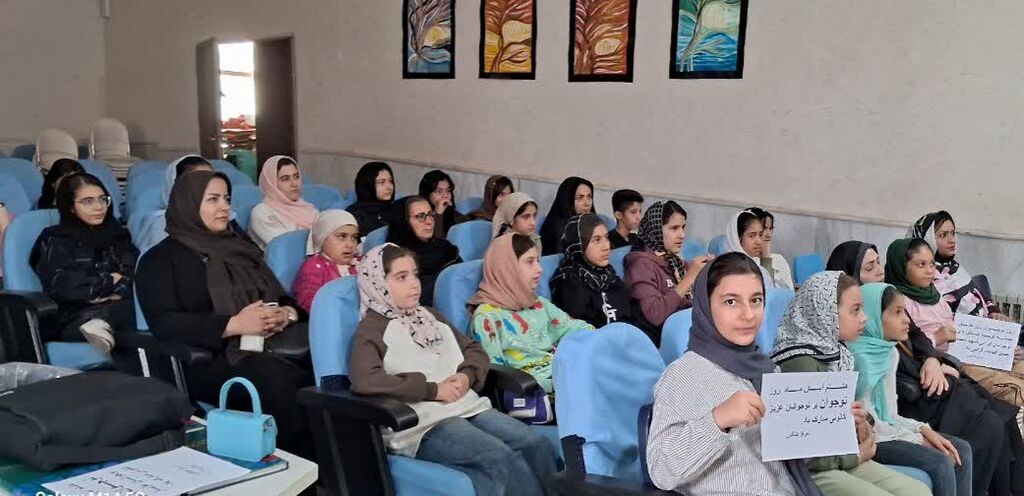 مرکز کنگاور میزبان ویژهبرنامهای نوجوانمحور شد