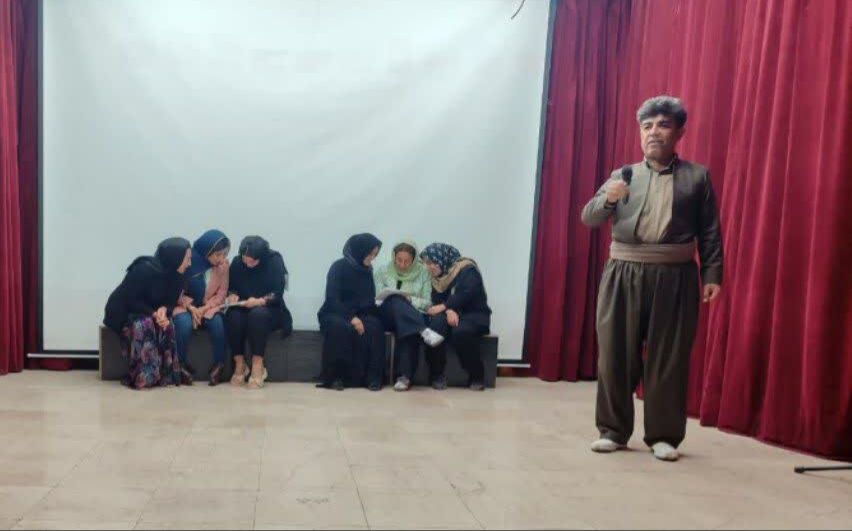 برگزاری جشنی برای نوجوانان در مرکز روانسر