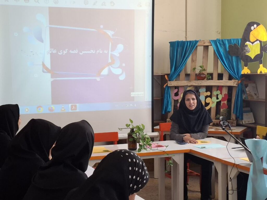 برگزاری سیزدهمین پاتوق قصه و نقد در مرکز 4  کانون همدان