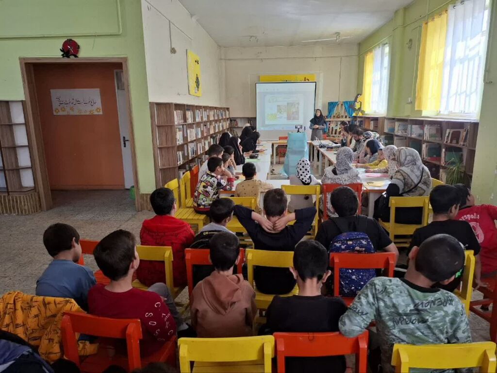 برگزاری سیزدهمین پاتوق قصه و نقد در مرکز 4  کانون همدان