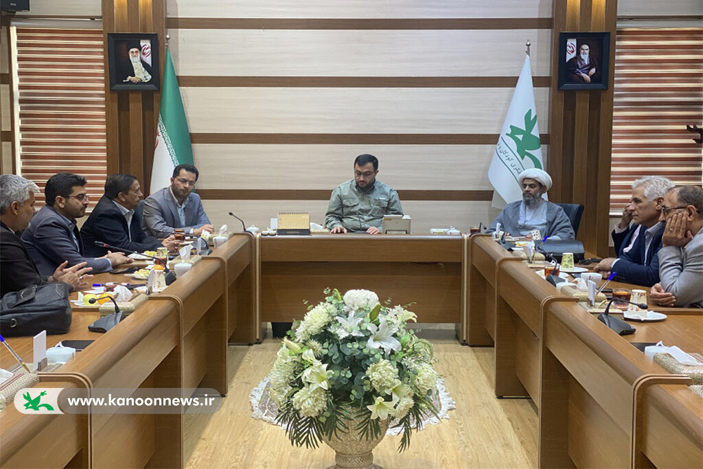 دیدار مدیرعامل با مسئولان شهری بشرویه تأکید مدیرعامل کانون بر توسعه زیرساختهای فرهنگی کودک در بشرویه