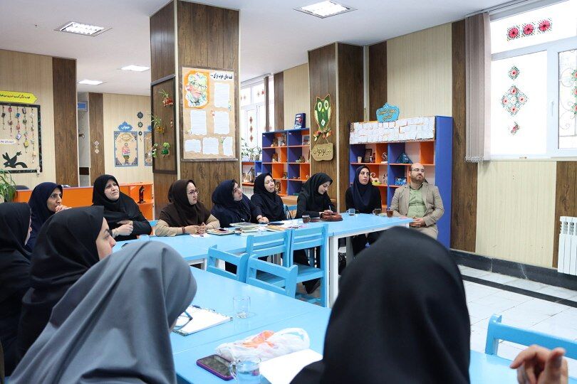 بررسی ساختار و اجزای قصه و قصهگویی