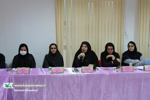 دیدار مدیران مراکز با مدیر کل و کارشناسان استان و رونمایی از کتاب