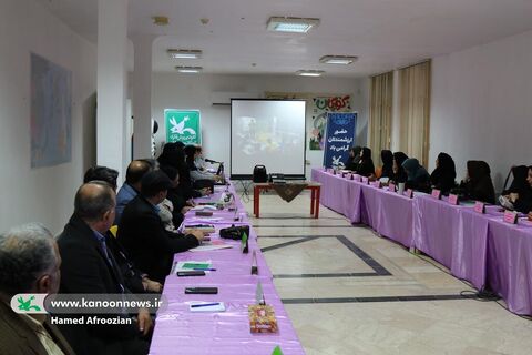 دیدار مدیران مراکز با مدیر کل و کارشناسان استان و رونمایی از کتاب