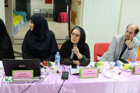 دیدار مدیران مراکز با مدیر کل و کارشناسان استان و رونمایی از کتاب