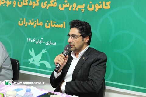 دیدار مدیران مراکز با مدیر کل و کارشناسان استان و رونمایی از کتاب