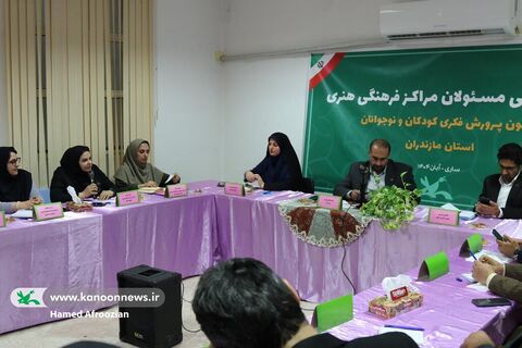 دیدار مدیران مراکز با مدیر کل و کارشناسان استان و رونمایی از کتاب