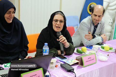 دیدار مدیران مراکز با مدیر کل و کارشناسان استان و رونمایی از کتاب