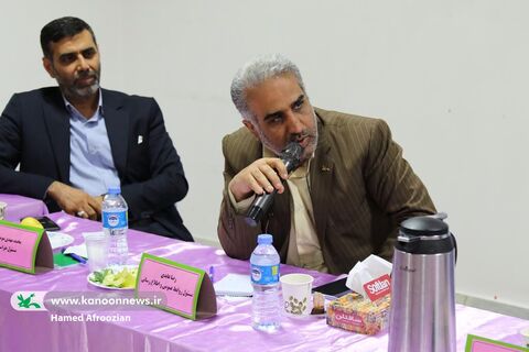 دیدار مدیران مراکز با مدیر کل و کارشناسان استان و رونمایی از کتاب