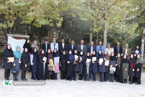 دیدار مدیران مراکز با مدیر کل و کارشناسان استان و رونمایی از کتاب