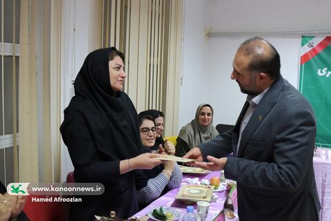 دیدار مدیران مراکز با مدیر کل و کارشناسان استان و رونمایی از کتاب