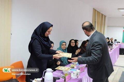 دیدار مدیران مراکز با مدیر کل و کارشناسان استان و رونمایی از کتاب