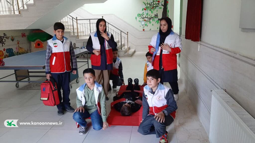 ویژهبرنامههای هفته پدافند غیرعامل در مراکز کانون پرورش فکری همدان