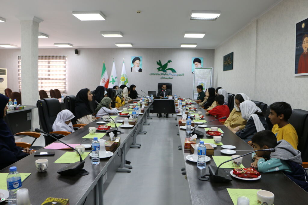 نوجوانمحوری از حرف تا عمل