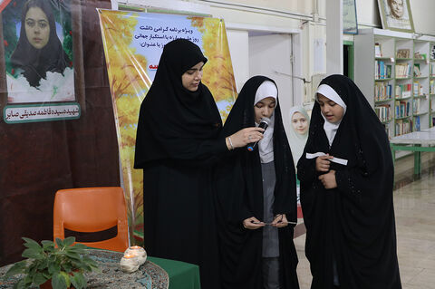 روایت تصویری ویژه‌برنامه «به رنگ مدرسه، به عطر دانایی»