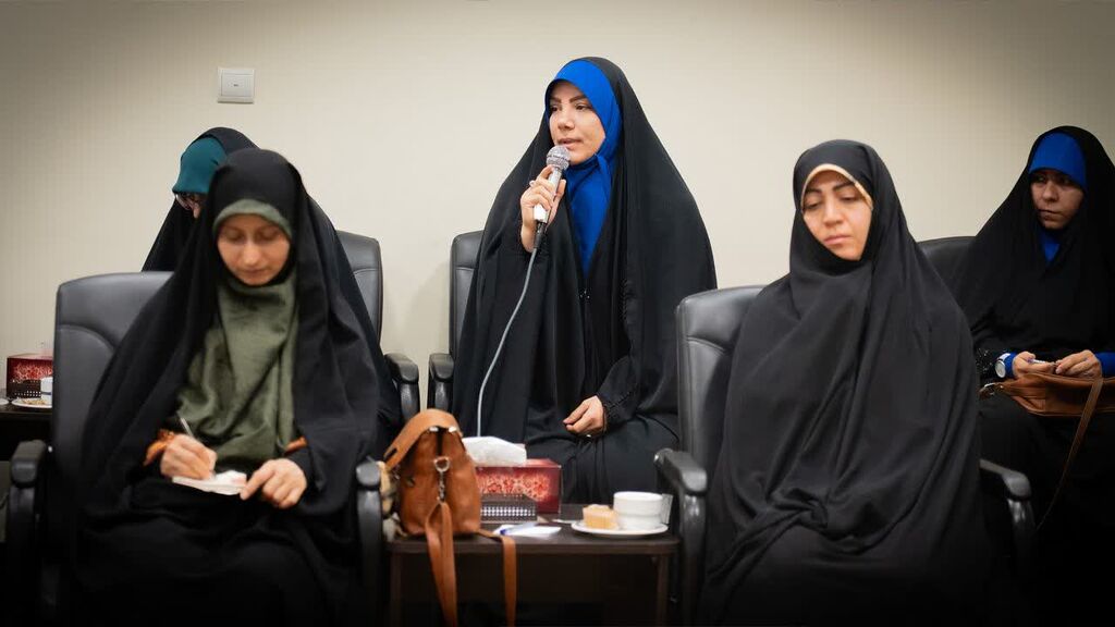 برگزیدگان جشنواره‌ی «شهیده ریحانه سلطانی‌نژاد» تجلیل شدند