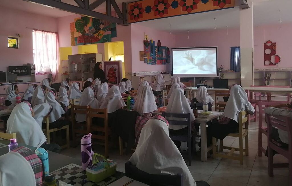 کودکان نورآبادی در جشن نوخوانها، دوستی و مهربانی را جشن گرفتند