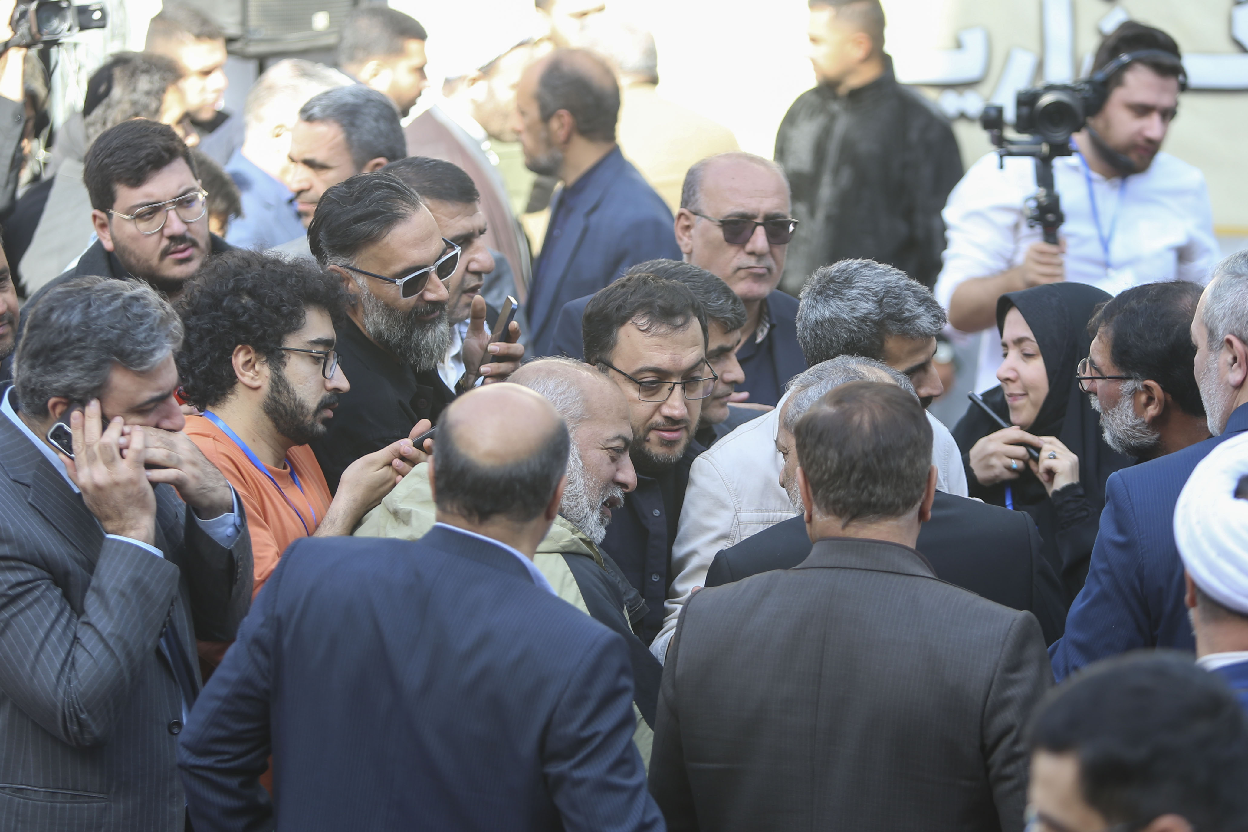 حضور مدیرعامل کانون در راهپیمایی گرامیداشت روز ۱۳ آبان