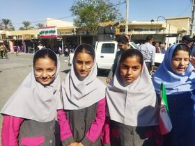 کانون‌یاران زرین‌دشت در راهپیمایی روز دانش‌آموز، نشاط و هویت ایرانی را به نمایش گذاشتند