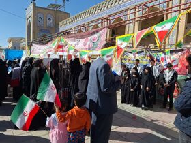 روایت تصویری نقش‌آفرینی غرفه کانون کرمانشاه در راهپیمایی ۱۳ آبان