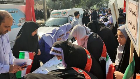 ایستگاه فرهنگی‌هنری کانون پرورش فکری در راهپیمایی ۱۳ آبان اهواز