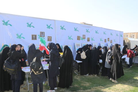 حضور پررنگ کانون پرورش فکری کودکان و نوجوانان استان اصفهان در مراسم ۱۳ آبان ۱۴۰۴