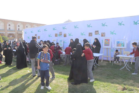 حضور پررنگ کانون پرورش فکری کودکان و نوجوانان استان اصفهان در مراسم ۱۳ آبان ۱۴۰۴