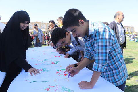 حضور پررنگ کانون پرورش فکری کودکان و نوجوانان استان اصفهان در مراسم ۱۳ آبان ۱۴۰۴