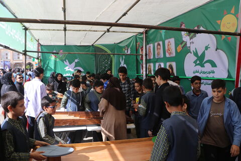 حضور پررنگ کانون پرورش فکری کودکان و نوجوانان استان اصفهان در مراسم ۱۳ آبان ۱۴۰۴