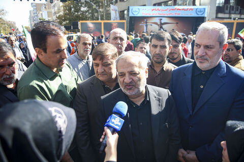 حضور مدیرعامل کانون در راهپیمایی گرامیداشت روز ۱۳ آبان