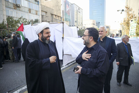 حضور مدیرعامل کانون در راهپیمایی گرامیداشت روز ۱۳ آبان