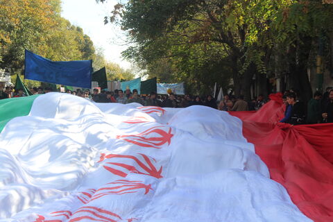 شبرپایی غرفه کانون پرور در مسیر راهپیمایی 13آبان 1404 با شعار (متحد و استوار ، مقابل استکبار)1