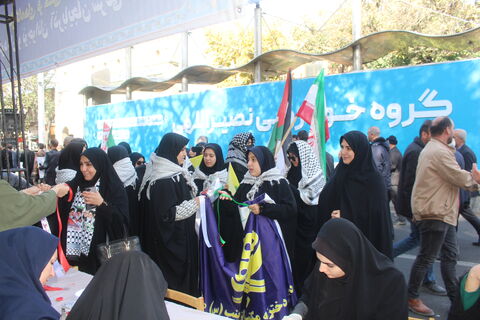 شبرپایی غرفه کانون پرور در مسیر راهپیمایی 13آبان 1404 با شعار (متحد و استوار ، مقابل استکبار)1