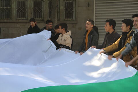 برپایی غرفه کانون پرورش فکری کودکان و نوجوانان، در مسیر راهپیمایی ۱۳آبان ۱۴۰۴، با شعار (متحد و استوار ، مقابل استکبار)2