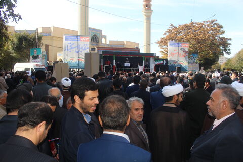 برپایی غرفه کانون پرورش فکری کودکان و نوجوانان، در مسیر راهپیمایی ۱۳آبان ۱۴۰۴، با شعار (متحد و استوار ، مقابل استکبار)2