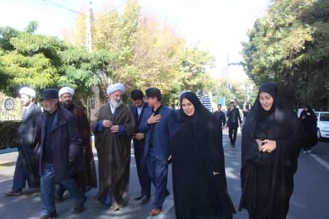 برپایی غرفه کانون پرورش فکری کودکان و نوجوانان، در مسیر راهپیمایی ۱۳آبان ۱۴۰۴، با شعار (متحد و استوار ، مقابل استکبار)2