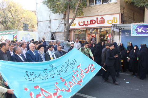 برپایی غرفه کانون پرورش فکری کودکان و نوجوانان، در مسیر راهپیمایی ۱۳آبان ۱۴۰۴، با شعار (متحد و استوار ، مقابل استکبار)2