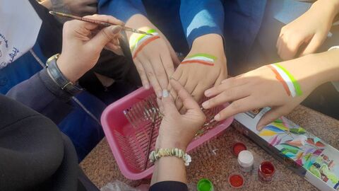 برپایی غرفه مراکز استان آذربایجان شرقی، در مسیر راهپیمایی ۱۳آبان ۱۴۰۴، با شعار (متحد و استوار ، مقابل استکبار)3