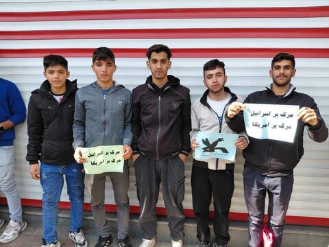 برپایی غرفه مراکز استان آذربایجان شرقی، در مسیر راهپیمایی ۱۳آبان ۱۴۰۴، با شعار (متحد و استوار ، مقابل استکبار)3