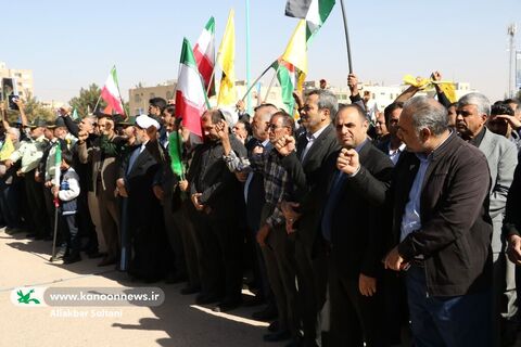 حضور خانواده کانون با نوجوانان در حماسه ۱۳ آبان