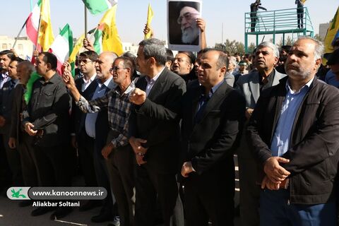 حضور خانواده کانون با نوجوانان در حماسه ۱۳ آبان