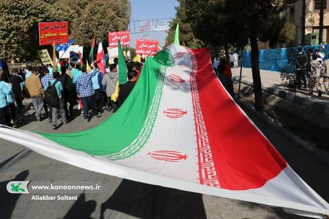 حضور خانواده کانون با نوجوانان در حماسه ۱۳ آبان